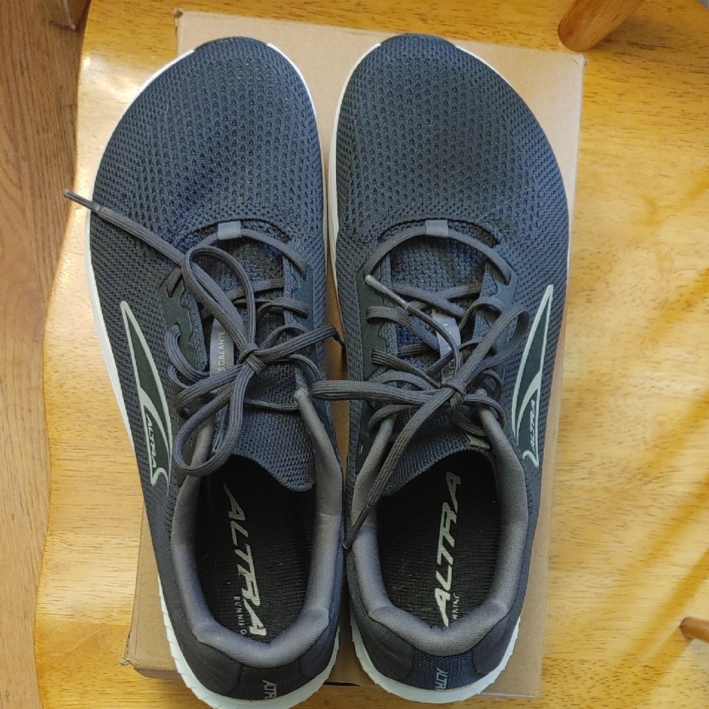 Altra Women's Escalante 4 Black Running Shoes